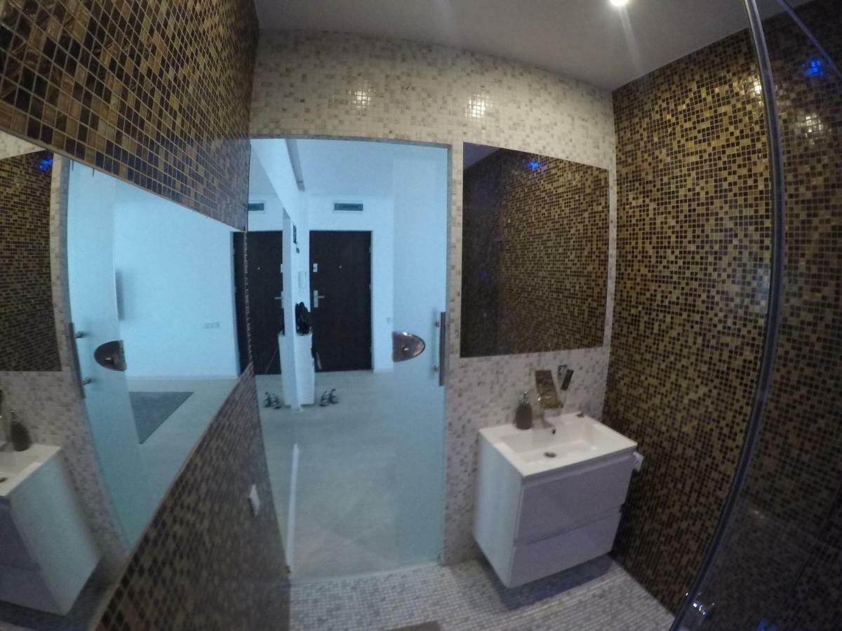Nowoczesny Apartament III Al. Nmp เชสโตฮอวา ภายนอก รูปภาพ