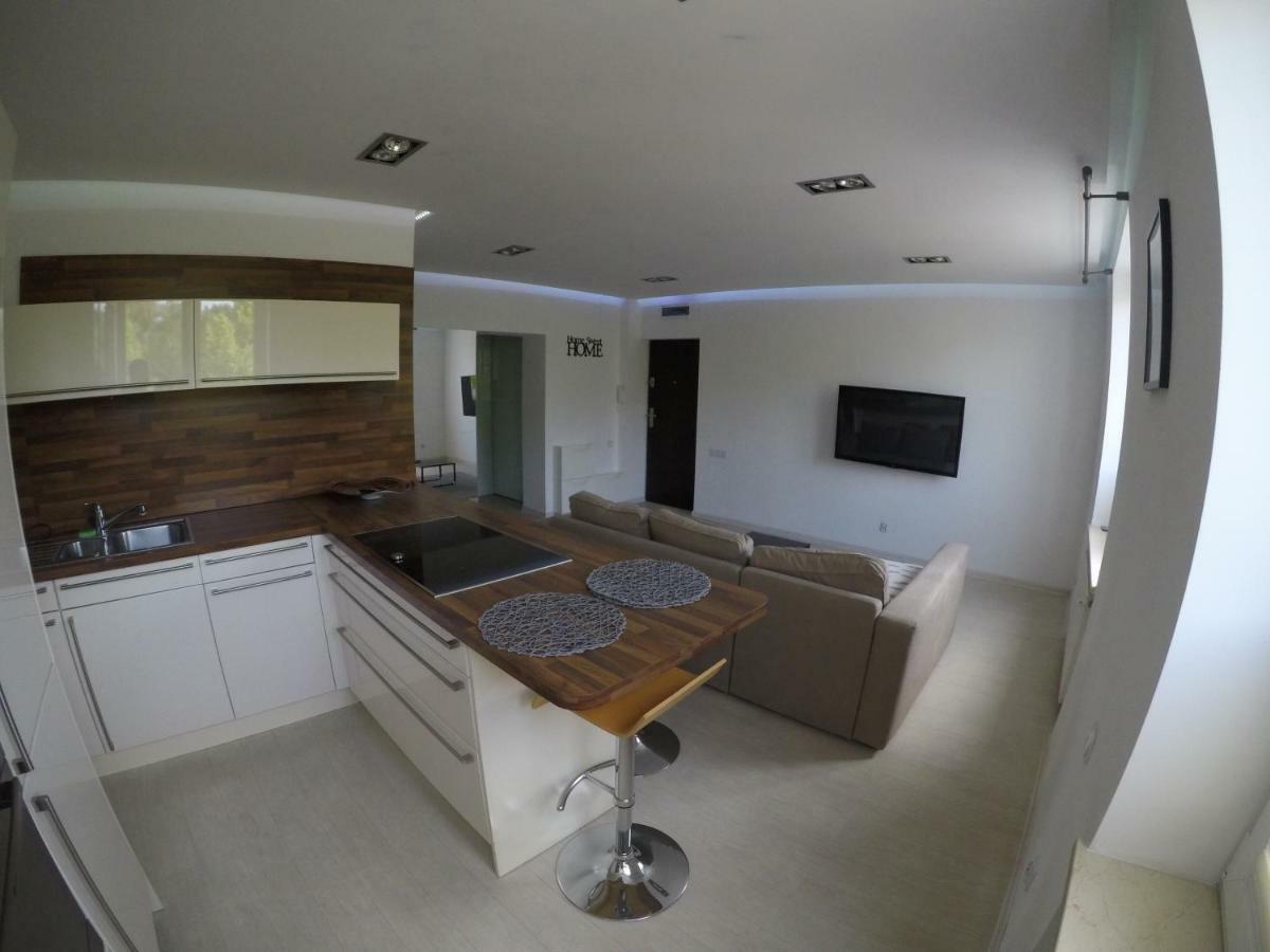 Nowoczesny Apartament III Al. Nmp เชสโตฮอวา ภายนอก รูปภาพ