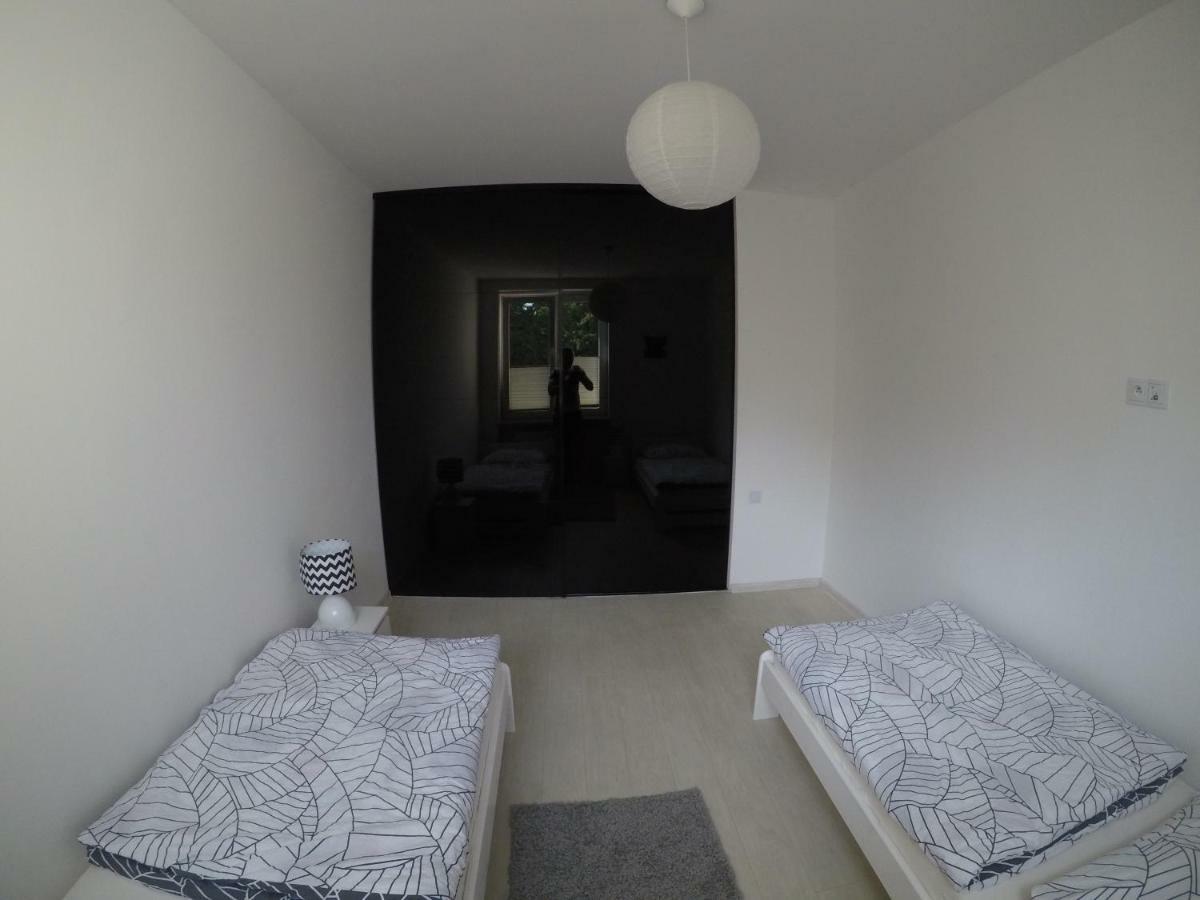 Nowoczesny Apartament III Al. Nmp เชสโตฮอวา ภายนอก รูปภาพ